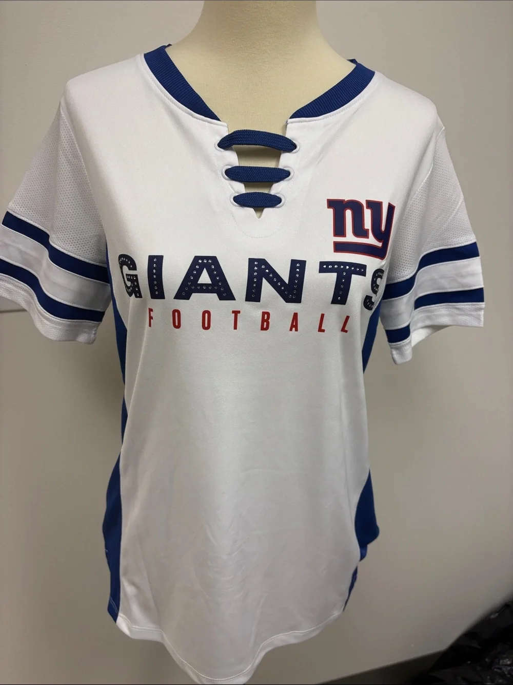 NFL Women’s White & Blue NY Giants Lace-Up V-Neck Tee